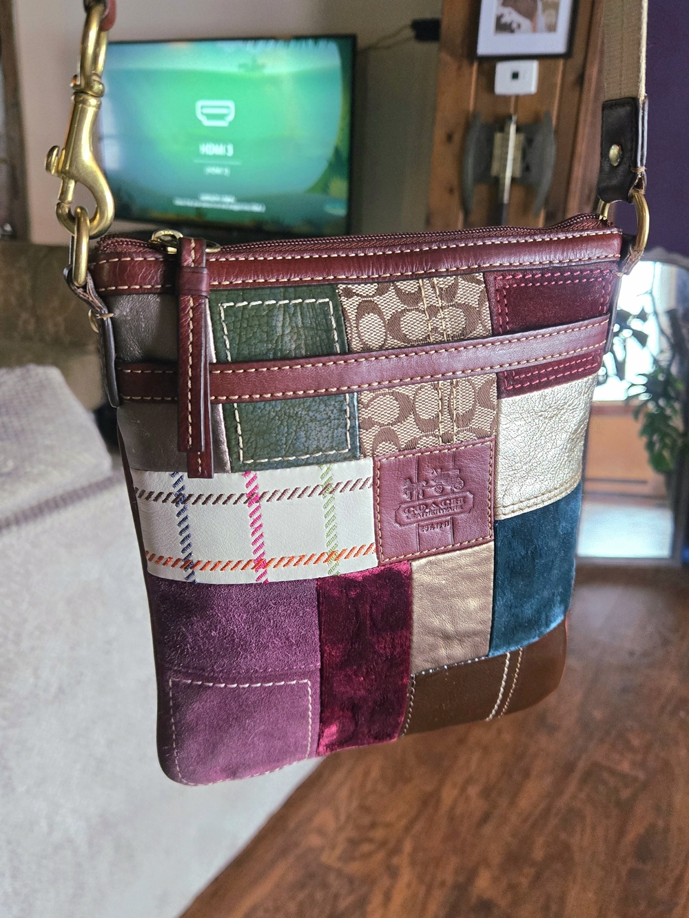 2007 Holiday Collection Crossbody And Wristlet - Picture 2 of 4